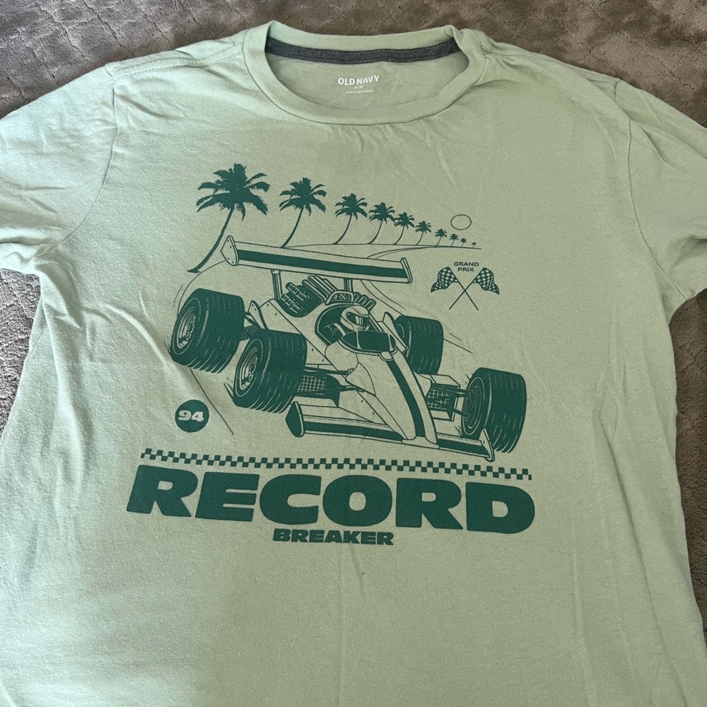 Boys Old Navy racing graphic tee